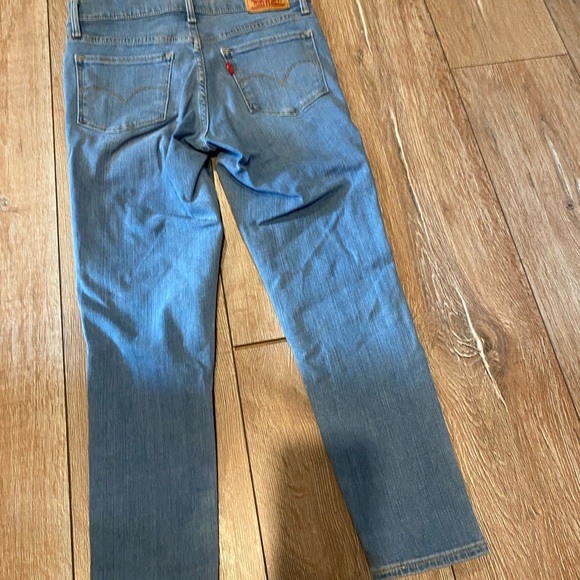 311 Levi Shaping Skinny Crop Jeans - Picture 3 of 3